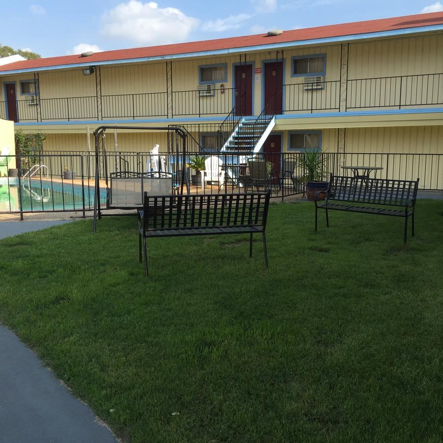 Ladybird Inn Johnson City Bagian luar foto